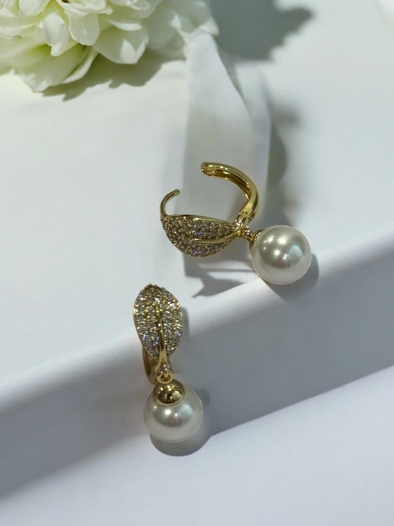GOLDEN PEARL JORNIE EARRINGS