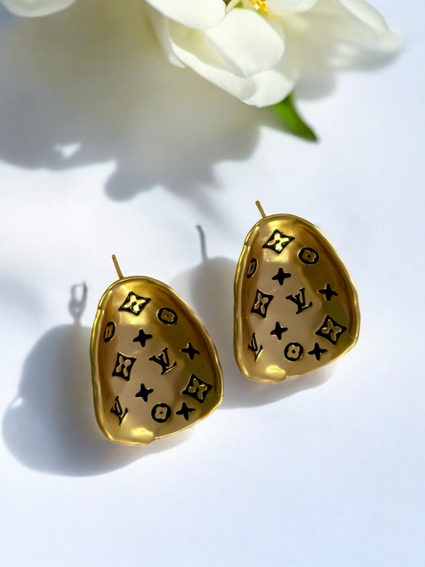 GOLDEN SHAWN EARRINGS
