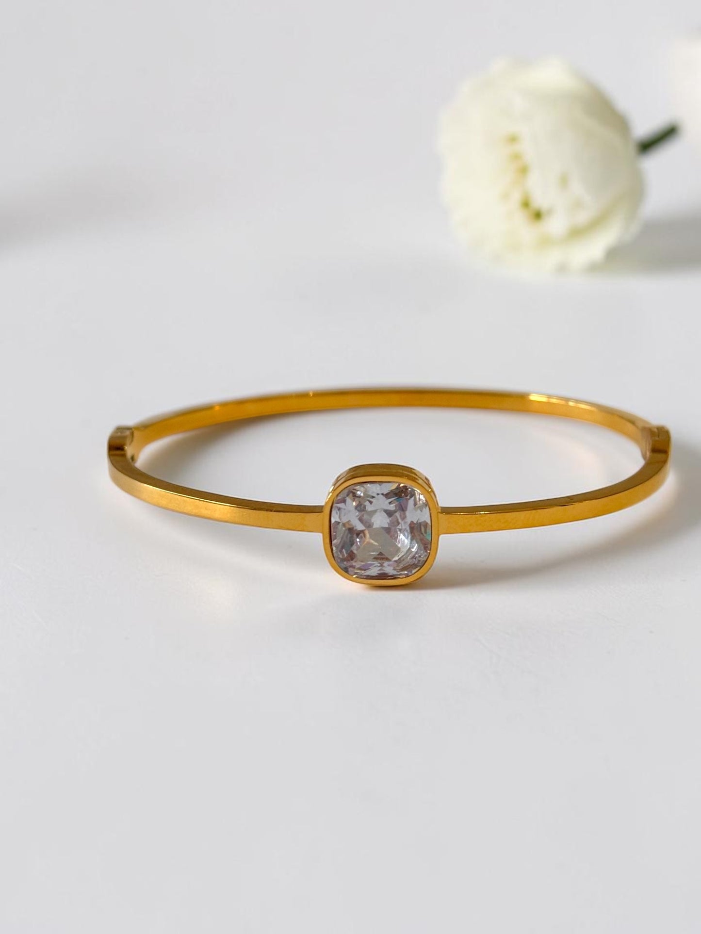 GOLDEN STONE KYLIE BRACELET