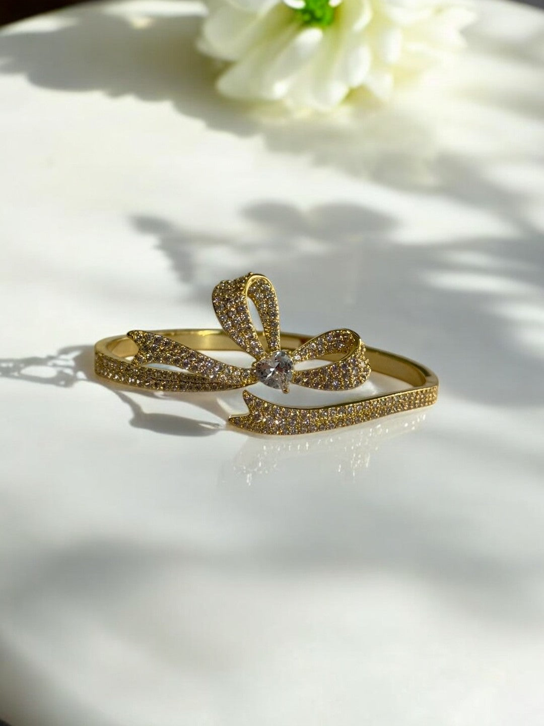 GOLDEN DIAMOND BOW