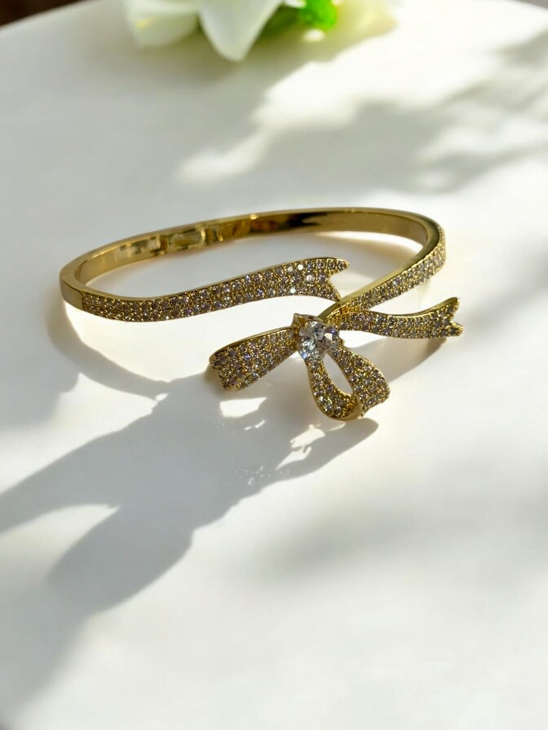 GOLDEN DIAMOND BOW