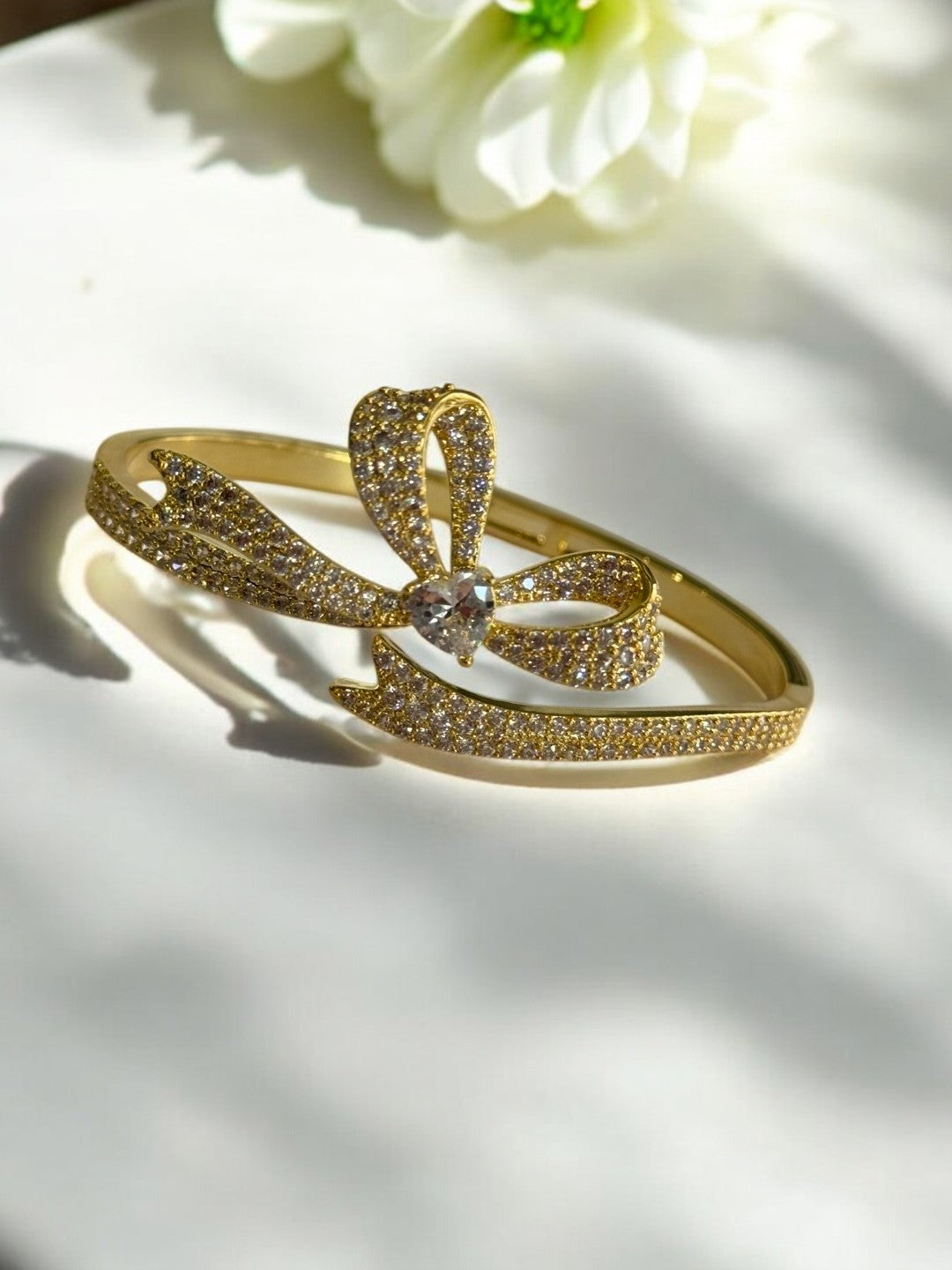 GOLDEN DIAMOND BOW
