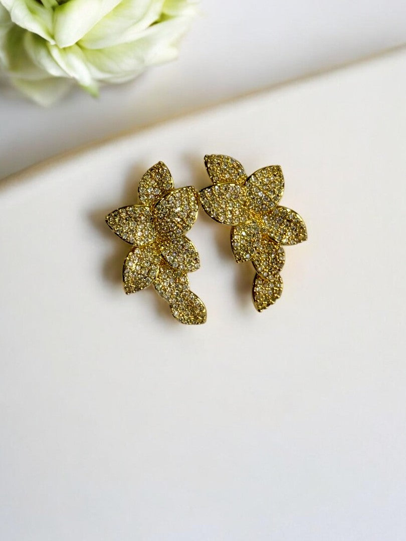18K GOLD PLATED STUDED SHINY DIAMOND FLOWER LUXURIOUS STUD