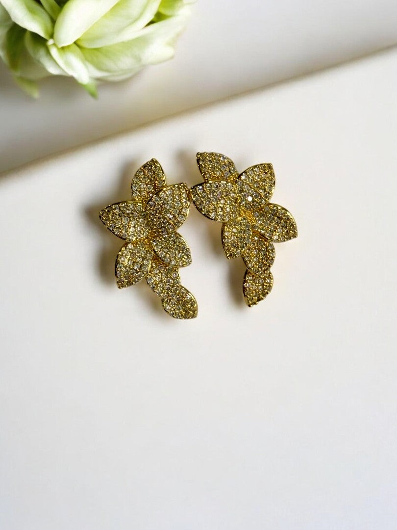 18K GOLD PLATED STUDED SHINY DIAMOND FLOWER LUXURIOUS STUD