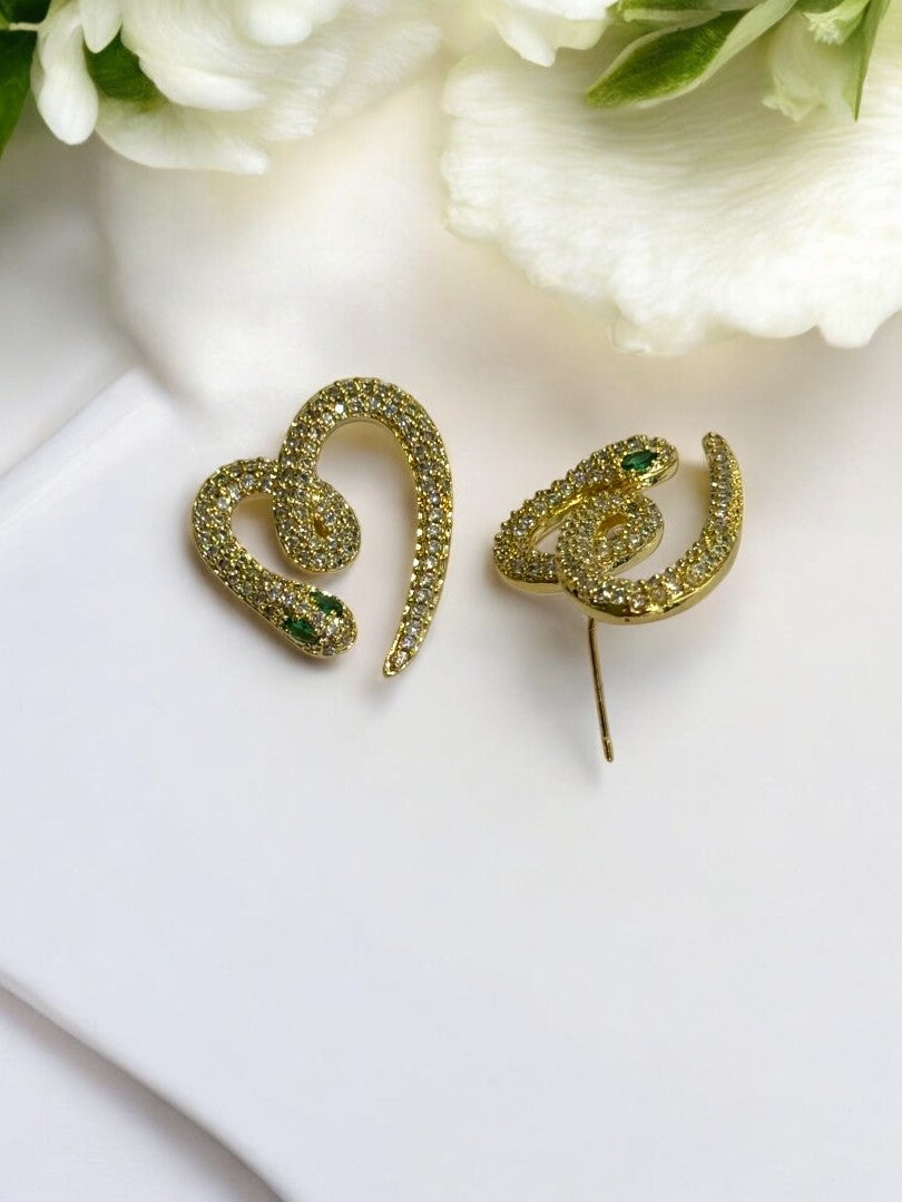 18K GOLD PLATED DIAMOND HEART SHAPED PYTHON STUD EARRING