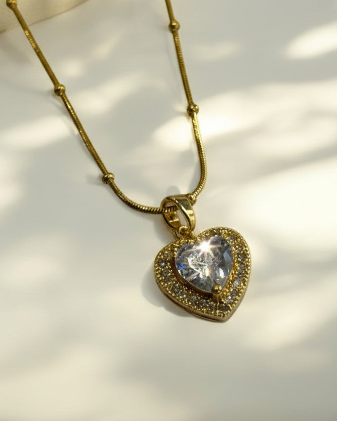 GOLDEN CHAIN WITH DIAMOND HEART