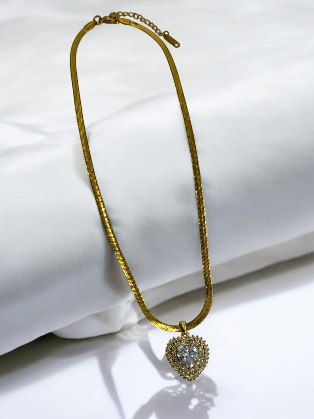 GOLDEN THIK CHAIN WITH DIAMOND HEART