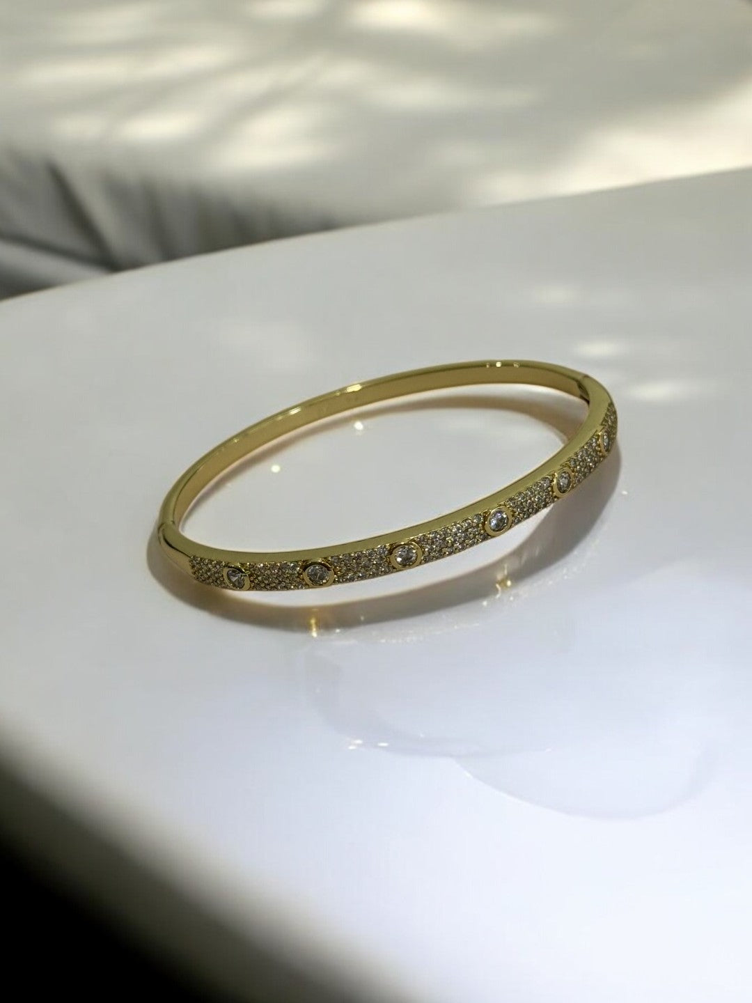 GOLDEN BIG AND SMALL DIAMOND BRACELET