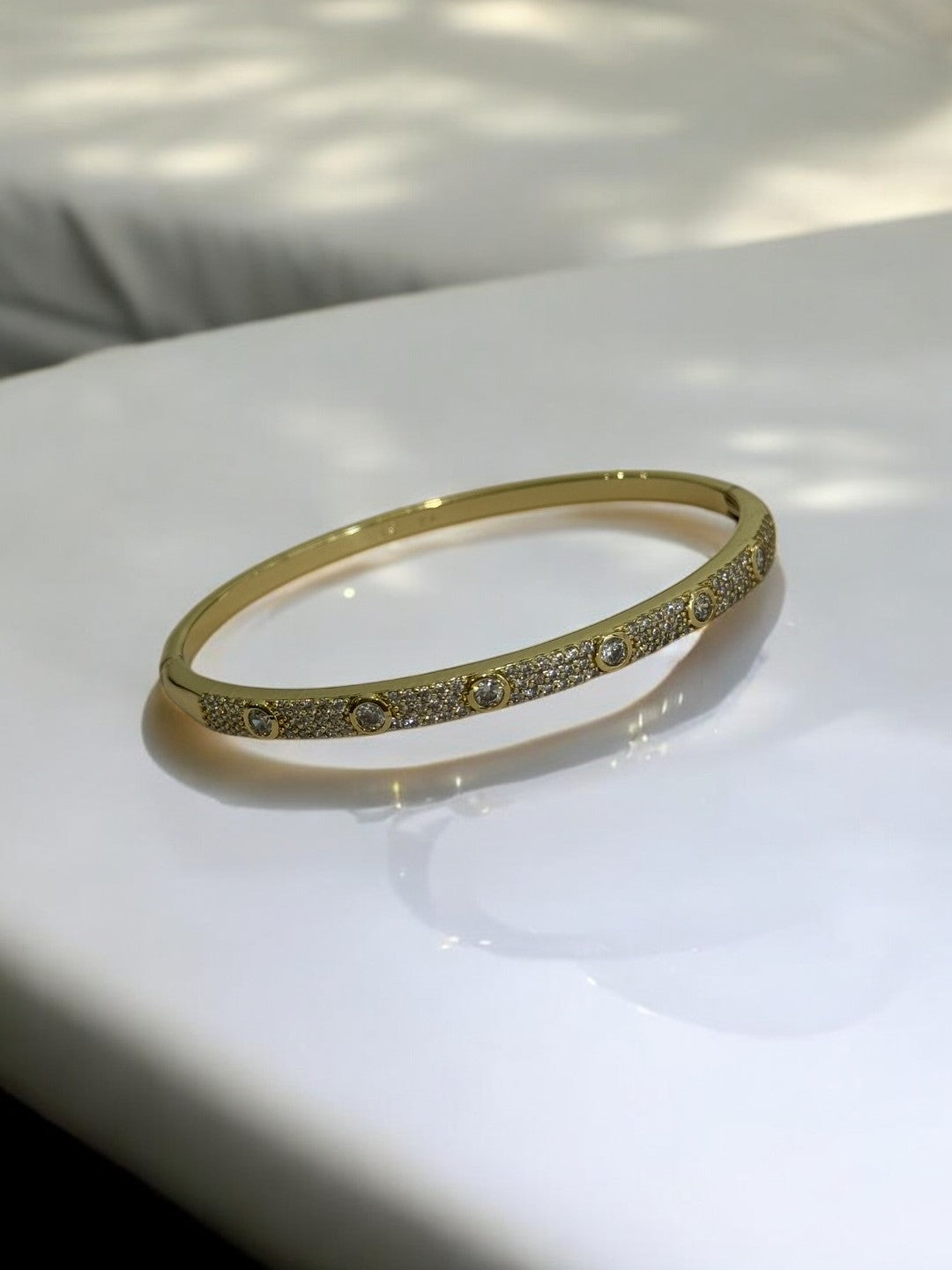 GOLDEN BIG AND SMALL DIAMOND BRACELET