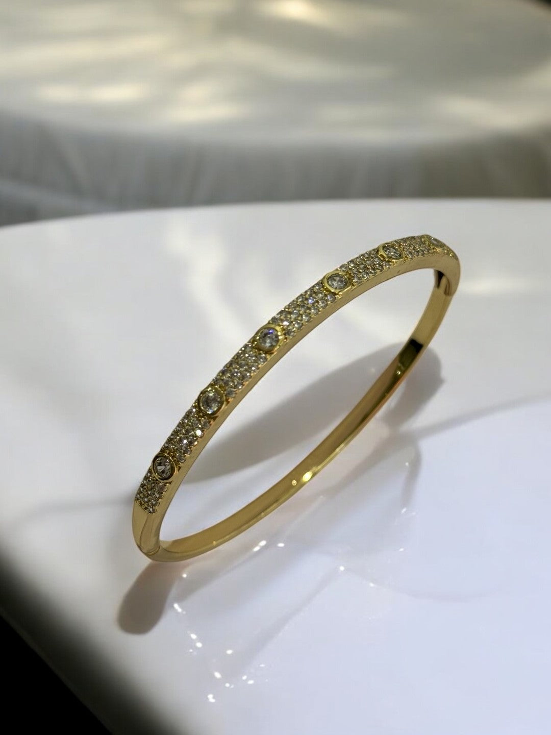GOLDEN BIG AND SMALL DIAMOND BRACELET