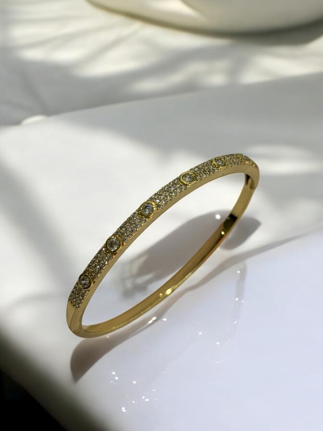 GOLDEN BIG AND SMALL DIAMOND BRACELET