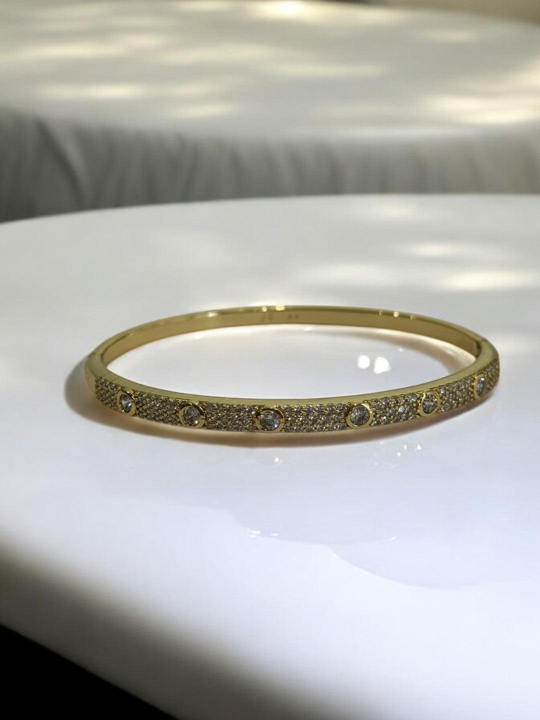 GOLDEN BIG AND SMALL DIAMOND BRACELET