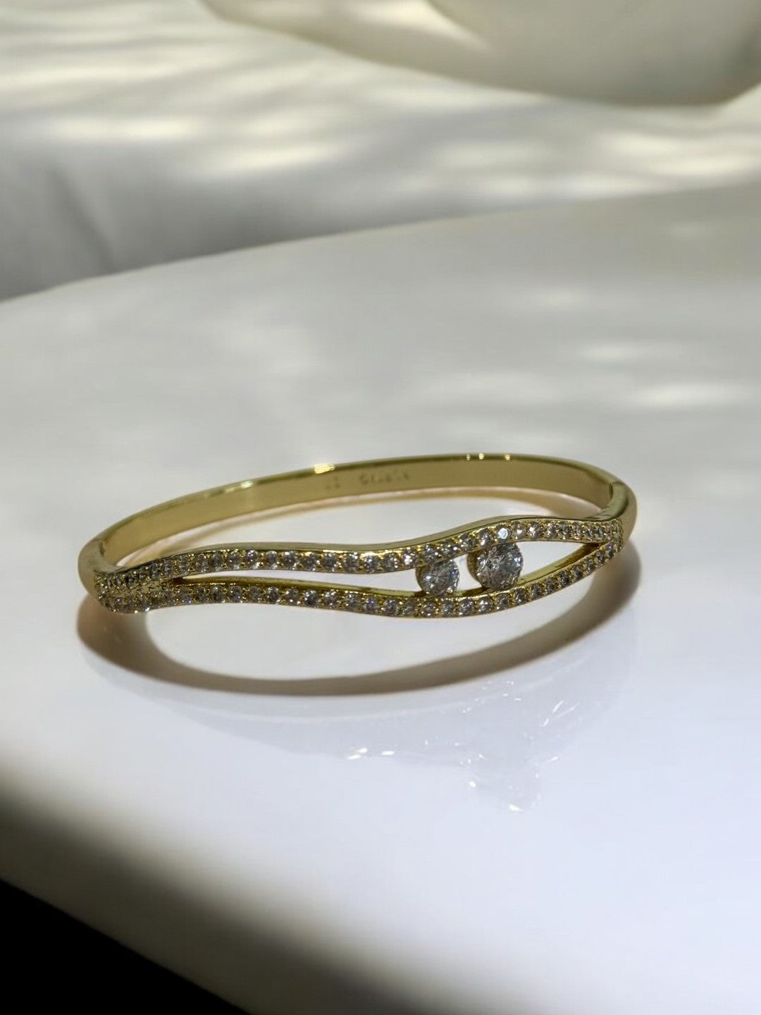 GOLDEN DIAMOND BRACELET
