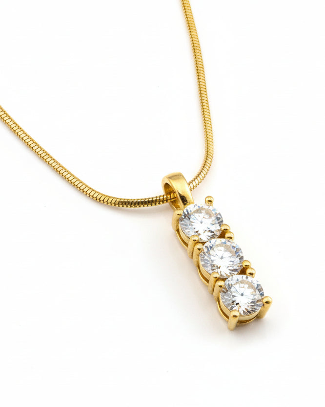 GOLDEN CHAIN WITH SPARKLING THREE DIAMOND