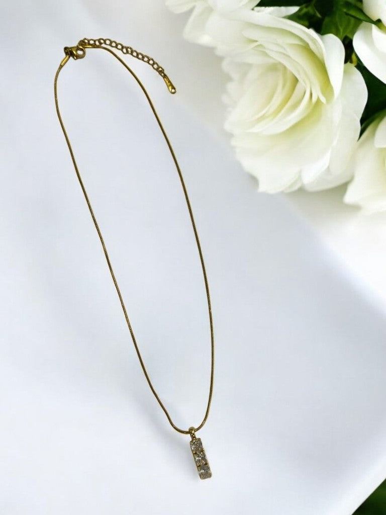 GOLDEN CHAIN WITH SPARKLING THREE DIAMOND