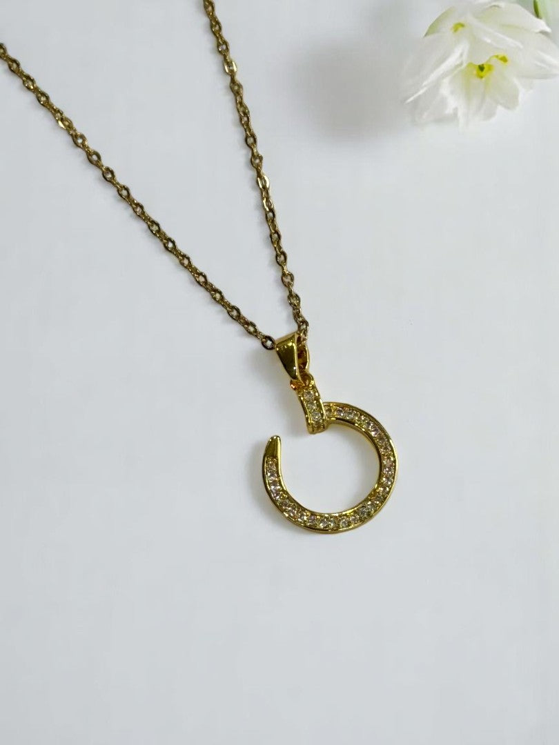 GOLDEN CHAIN WITH DIAMOND NAIL PENDENT