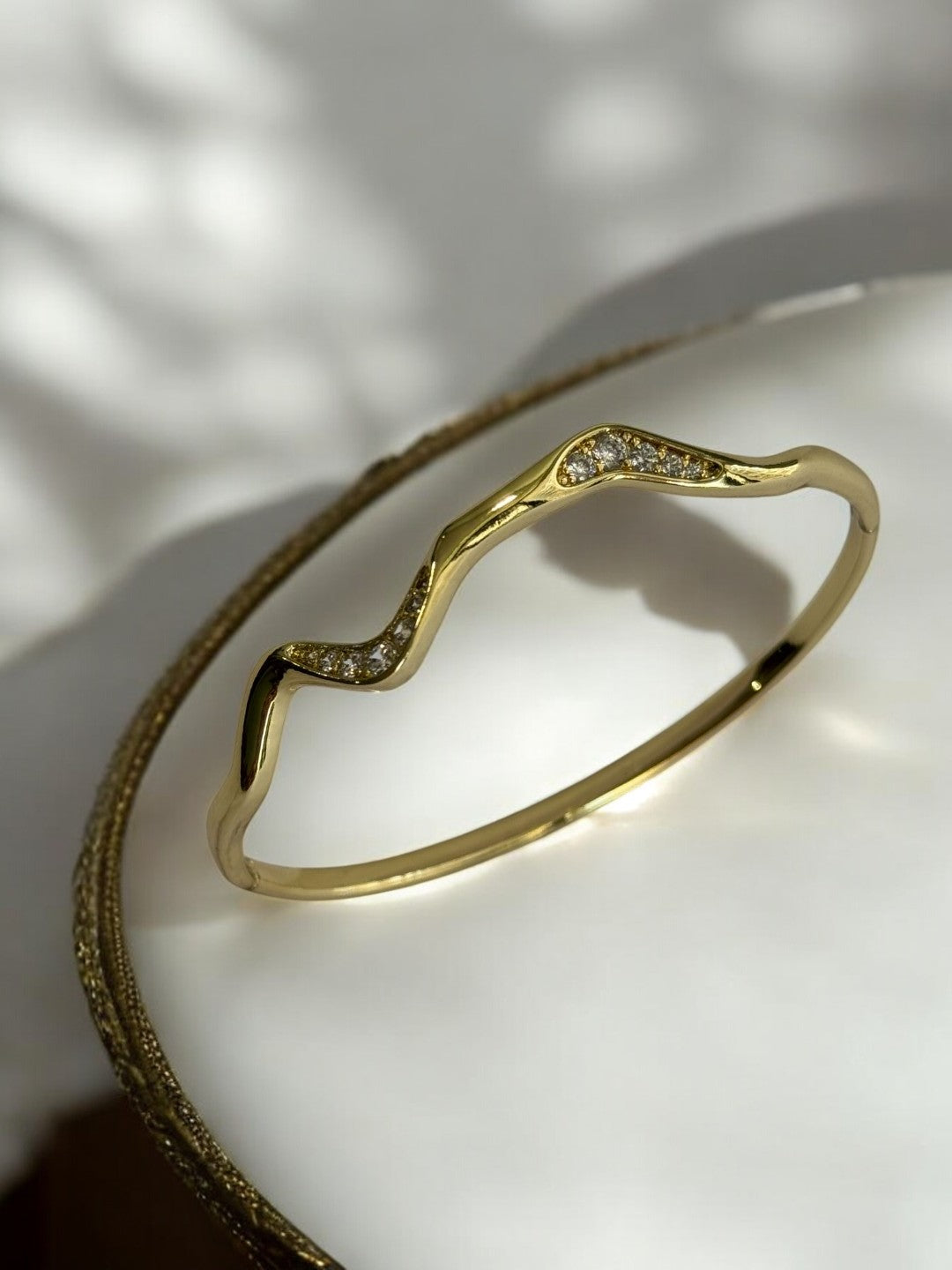 GOLDEN DIAMOND TRENDY BRACELET