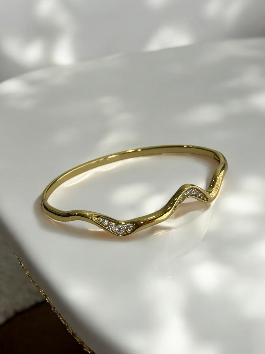 GOLDEN DIAMOND TRENDY BRACELET