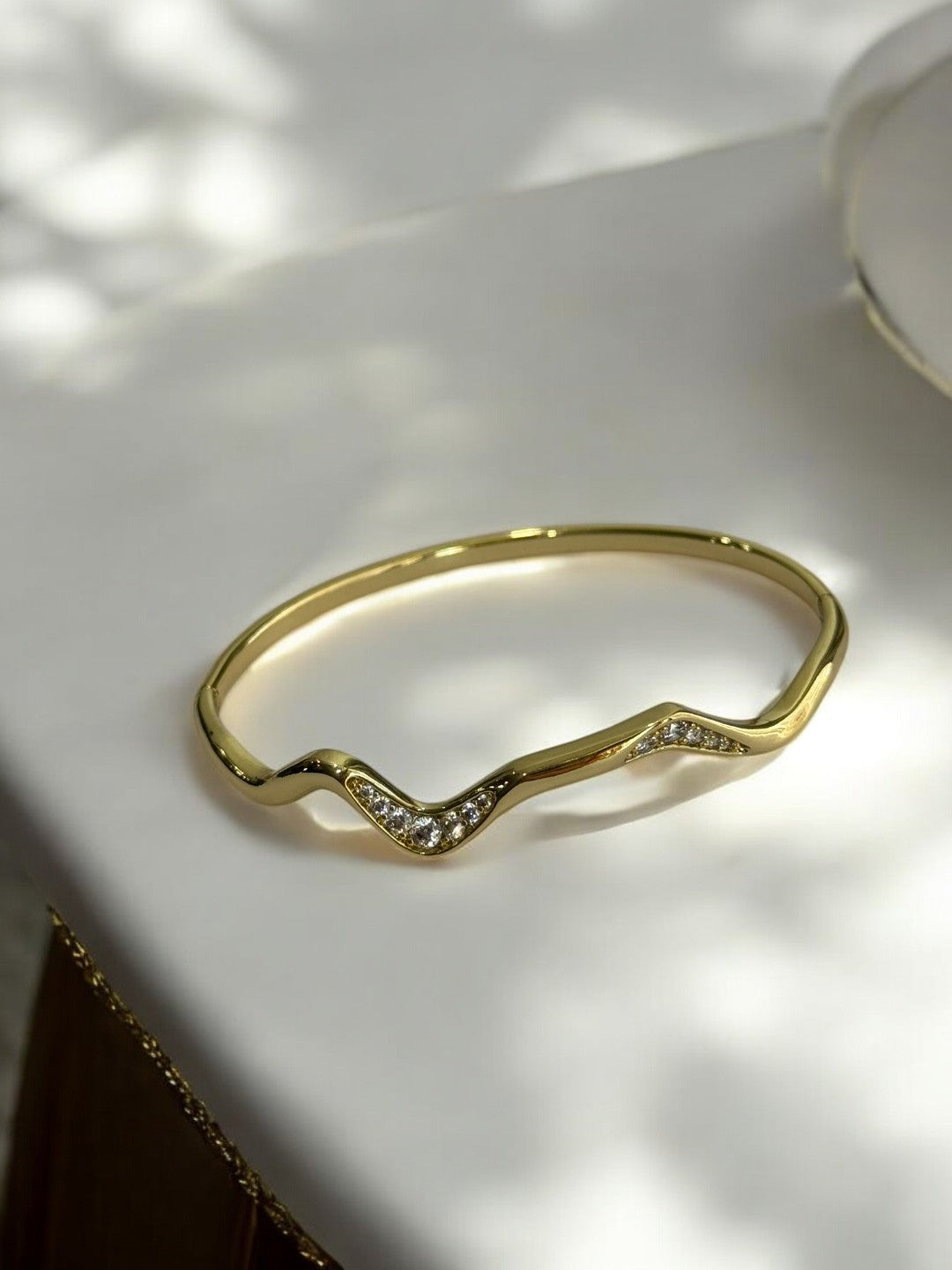GOLDEN DIAMOND TRENDY BRACELET