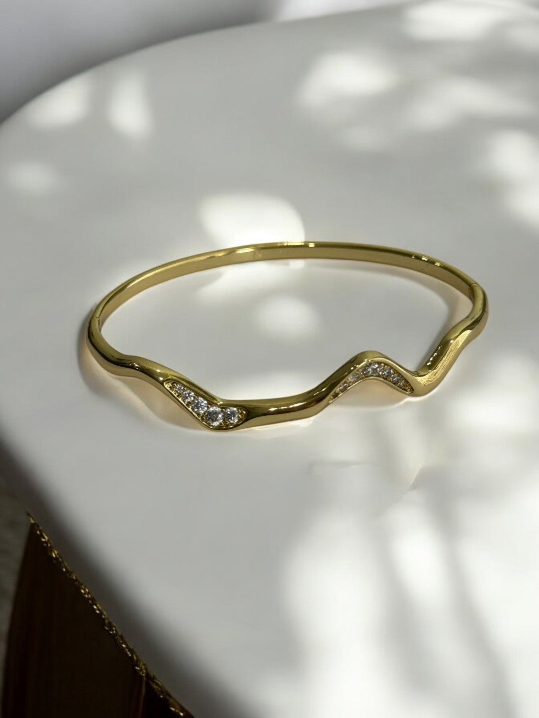 GOLDEN DIAMOND TRENDY BRACELET