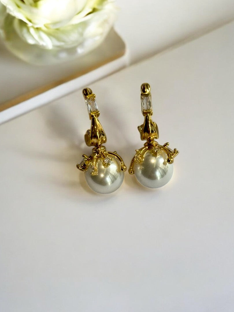 18K GOLD PLATED DIAMOND HOOP AND BREATHTAKING PEARL PREMIUM DANGLE