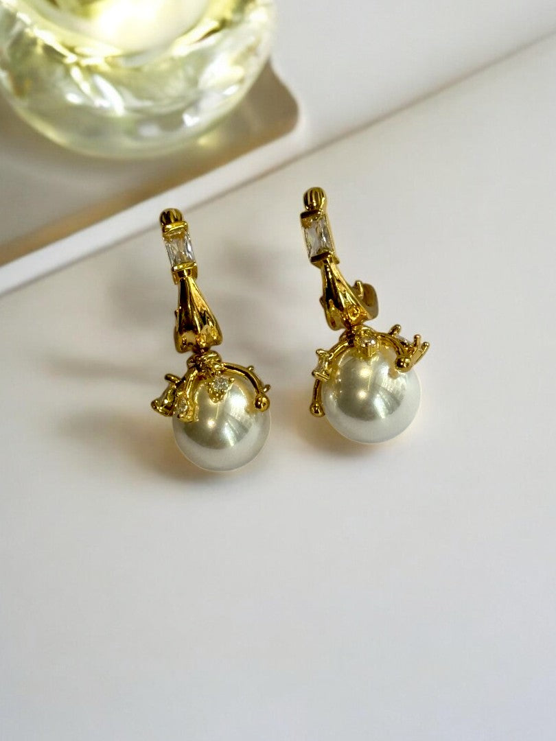 18K GOLD PLATED DIAMOND HOOP AND BREATHTAKING PEARL PREMIUM DANGLE