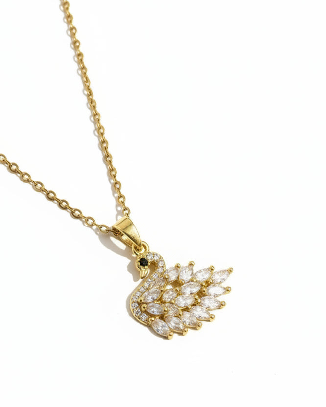 GOLDEN CHAIN WITH DIAMOND SWAN