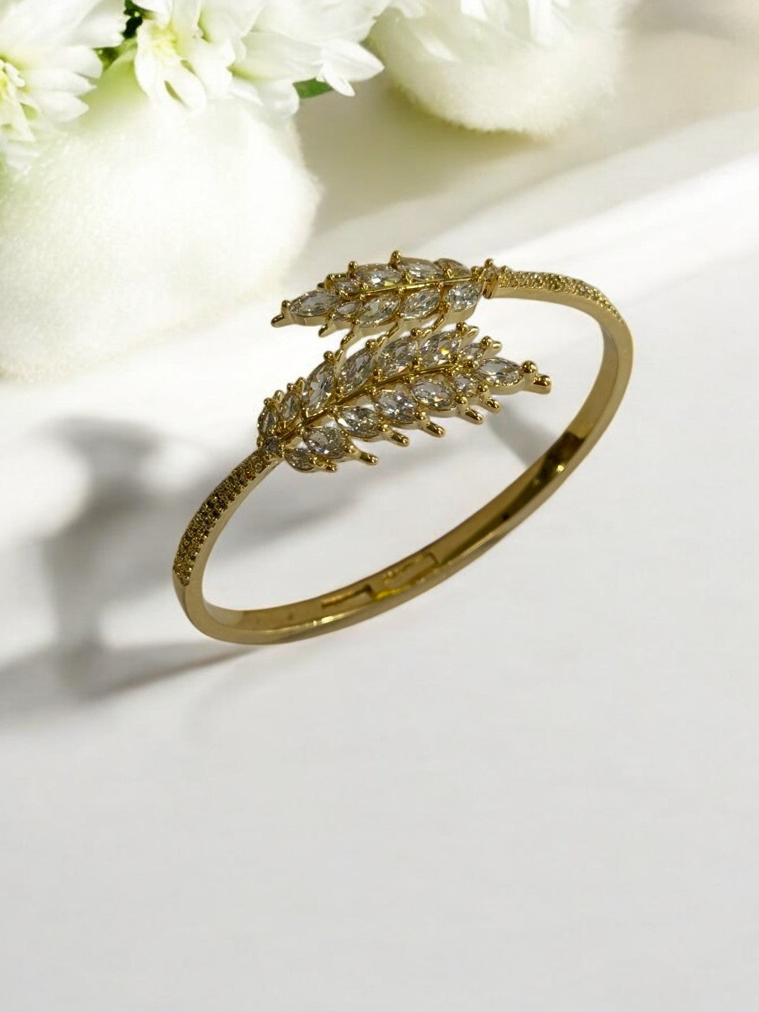 GOLDEN DIAMOND LEAF