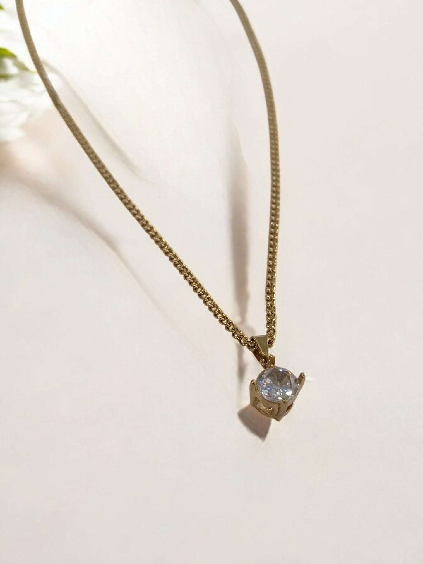 GOLDEN CHAIN WITH DIAMOND