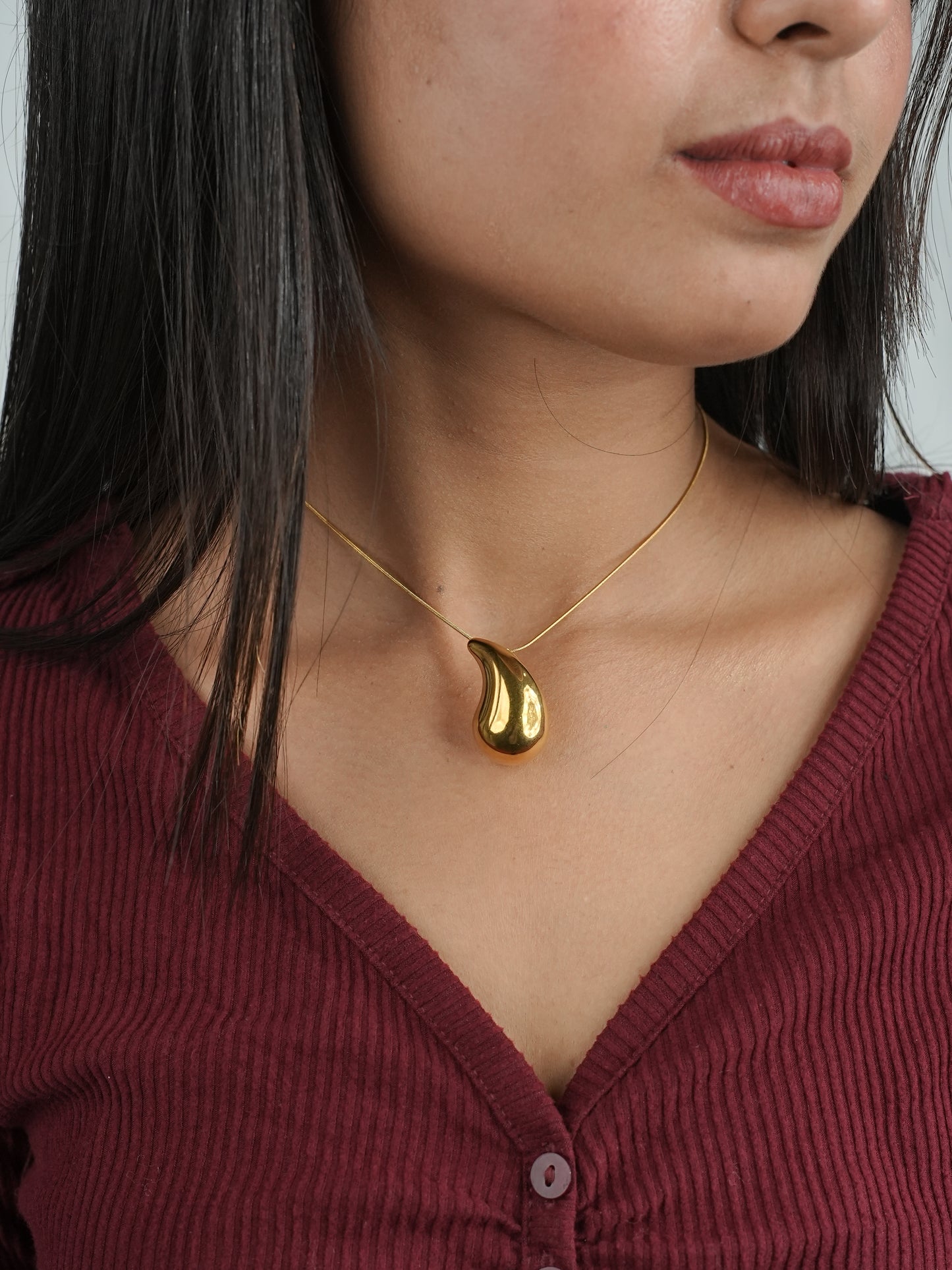 GOLDEN CHAIN WITH DROP