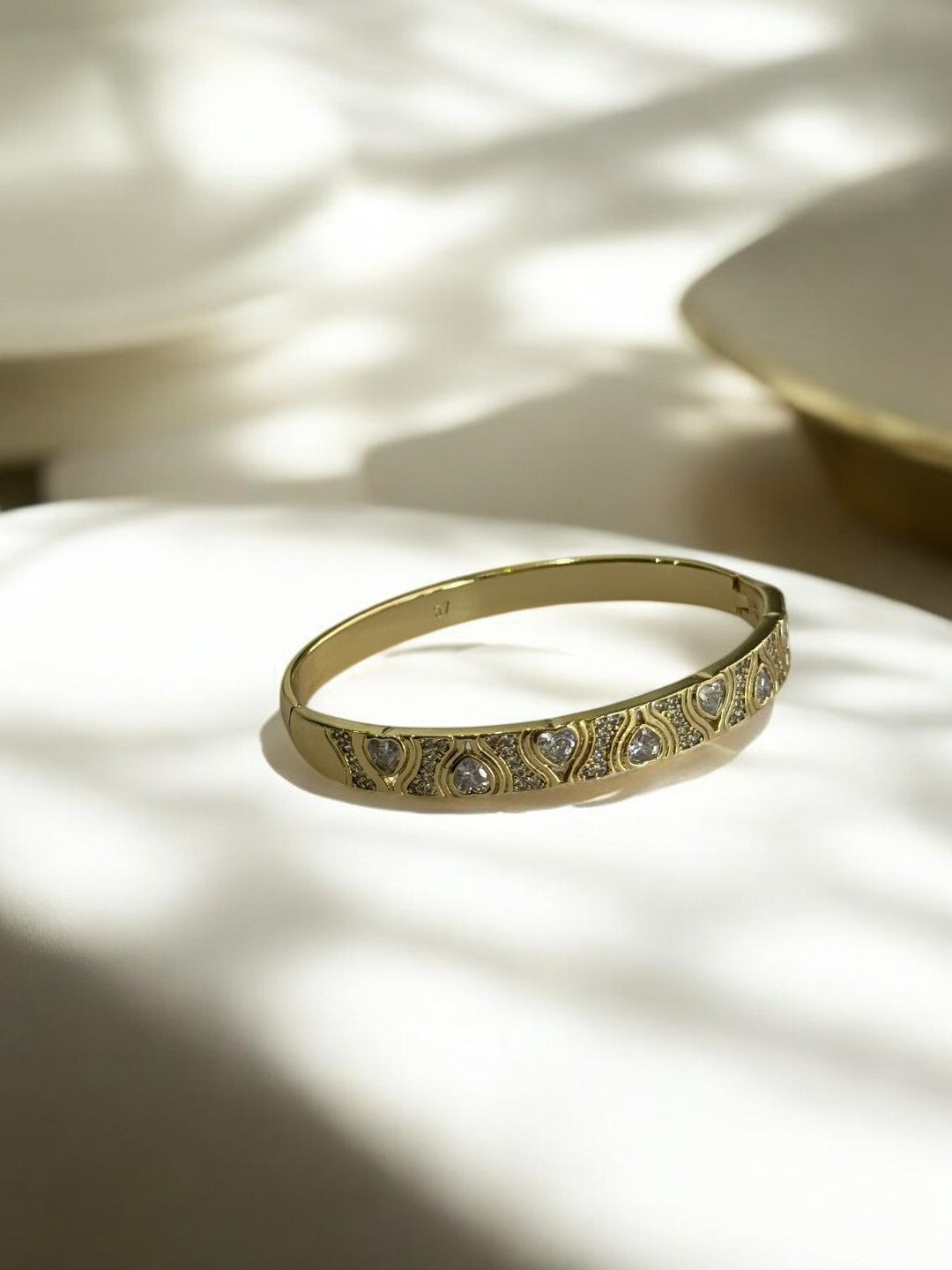 GOLDEN SHINING DIAMOND BRACELET