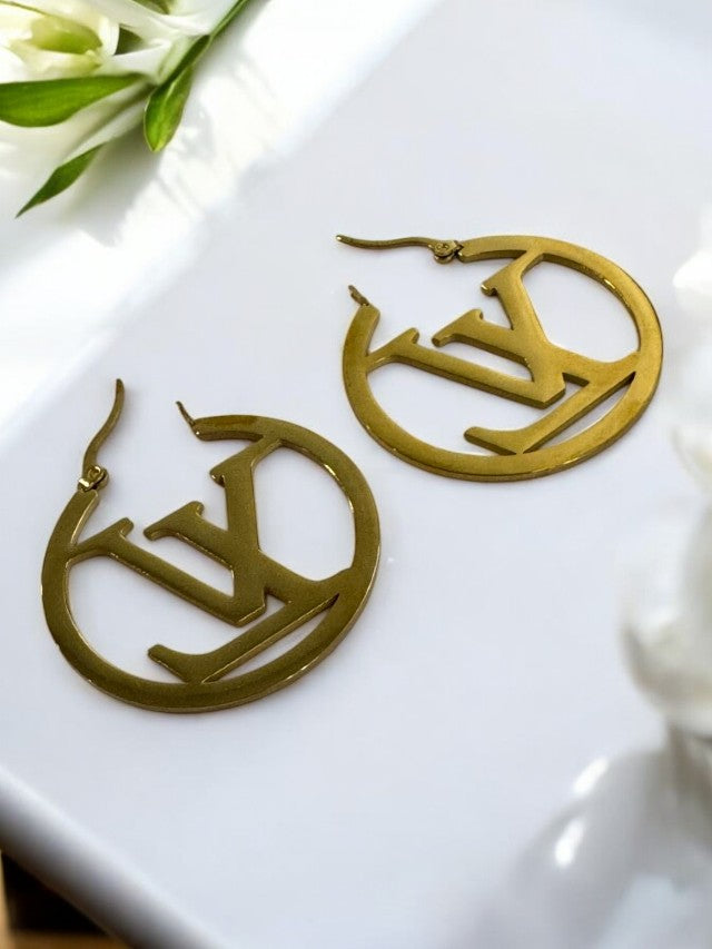 GOLDEN CIRCLE WITH LUXURY BRAND LV HOOP
