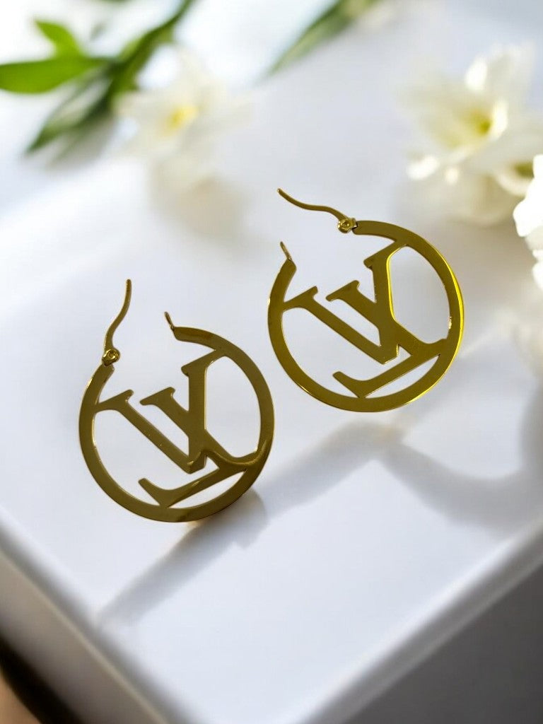 GOLDEN CIRCLE WITH LUXURY BRAND LV HOOP