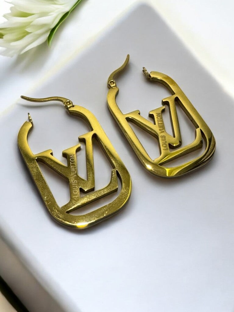 GOLDEN RECTANGLE HOOP WITH LUXURY BRAND LV