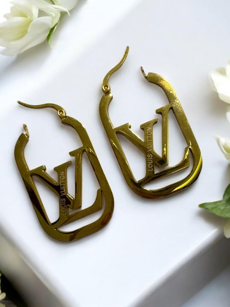 GOLDEN RECTANGLE HOOP WITH LUXURY BRAND LV