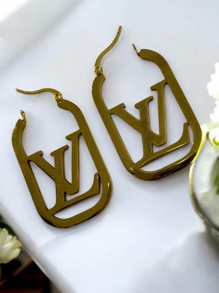 GOLDEN RECTANGLE HOOP WITH LUXURY BRAND LV