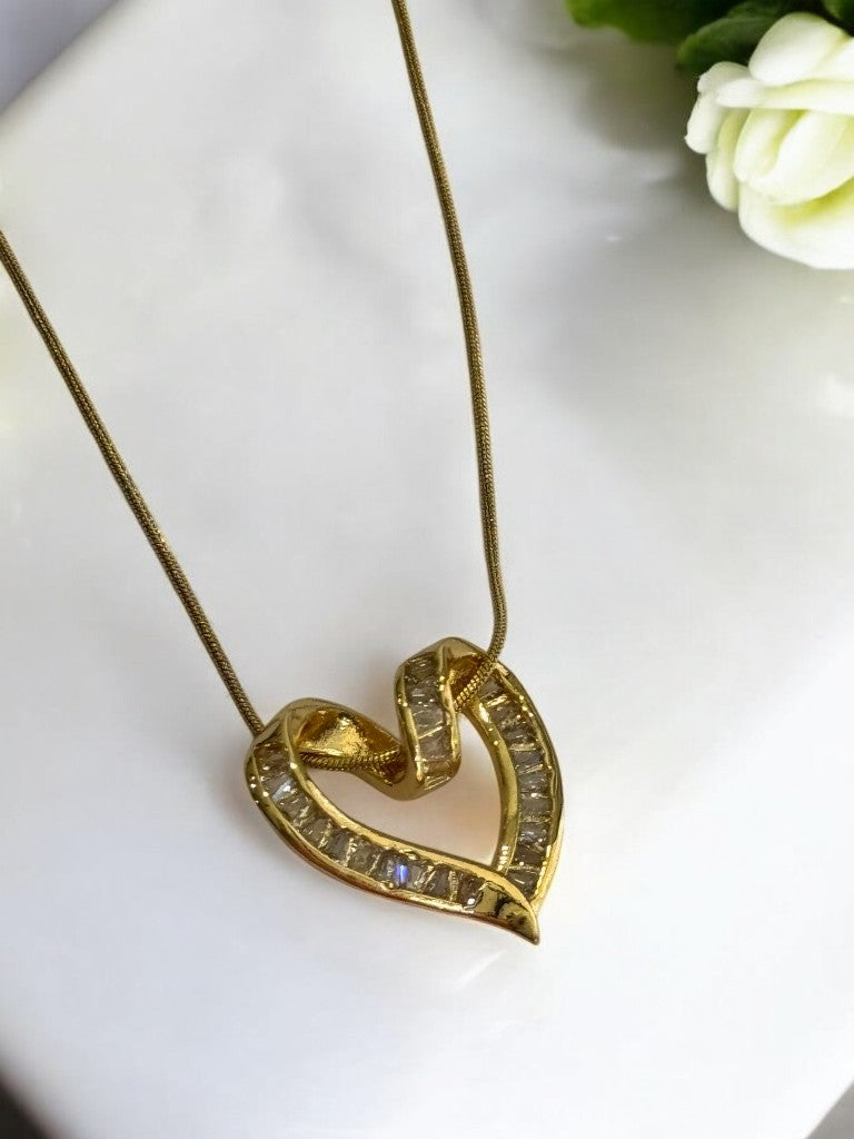 GOLDEN PARKLING DIAMOND HEART