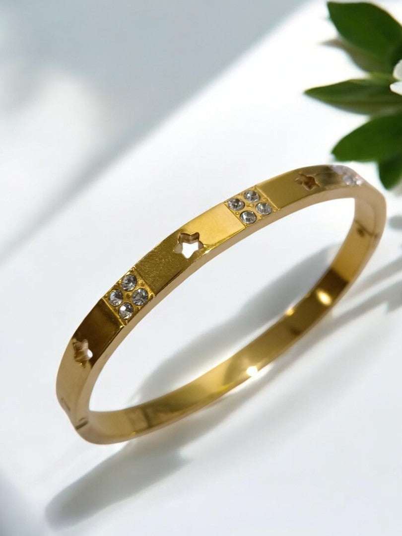 GOLDEN DIAMOND WITH STAR