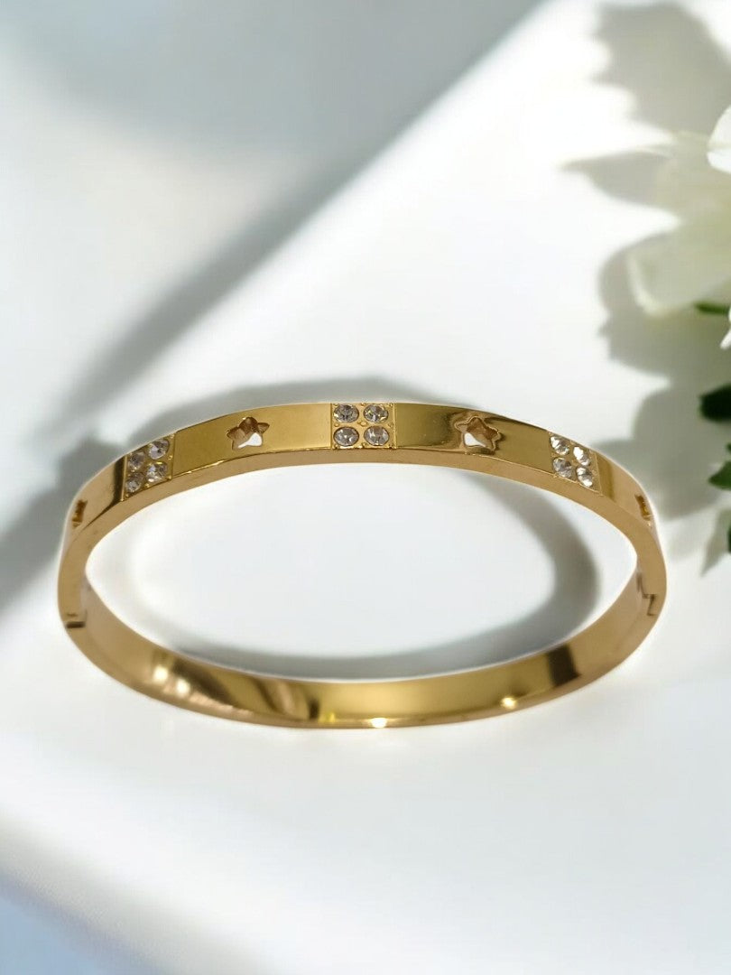 GOLDEN DIAMOND WITH STAR