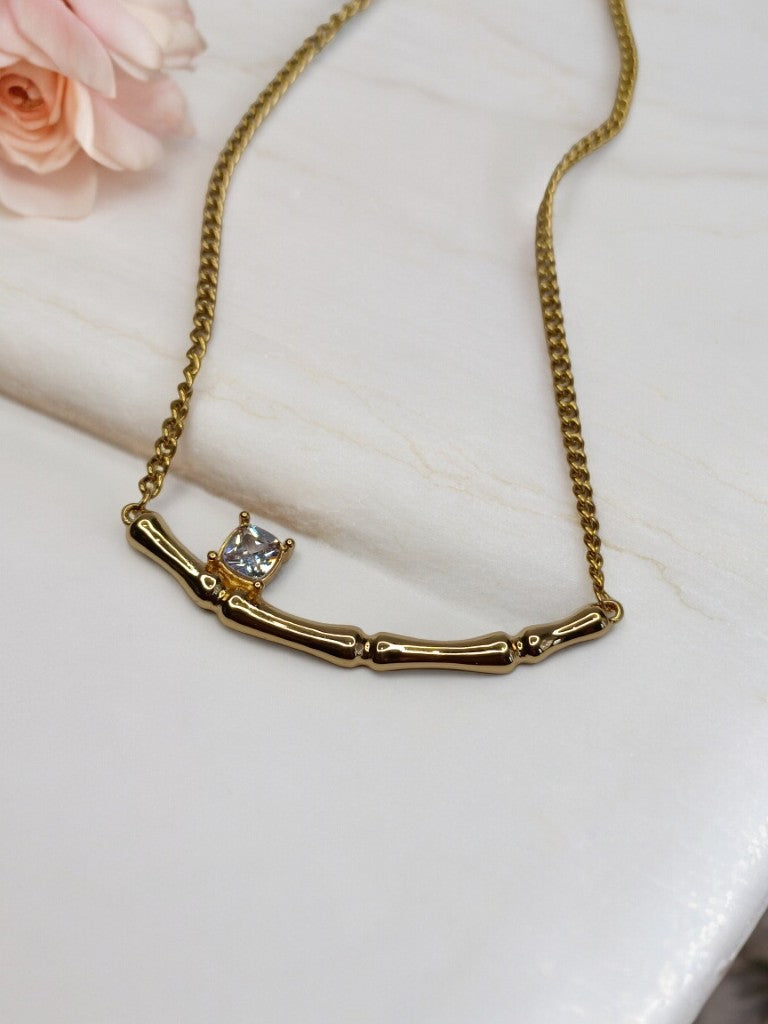GOLDEN CHAIN WITH SIMPLE DESIGN AND ONE DIAMOND