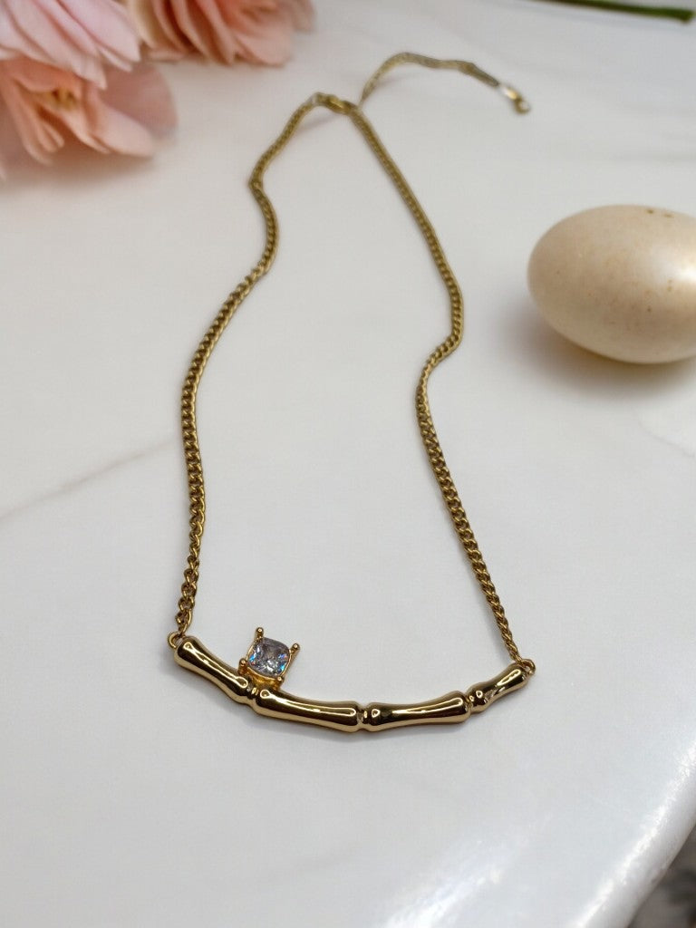 GOLDEN CHAIN WITH SIMPLE DESIGN AND ONE DIAMOND