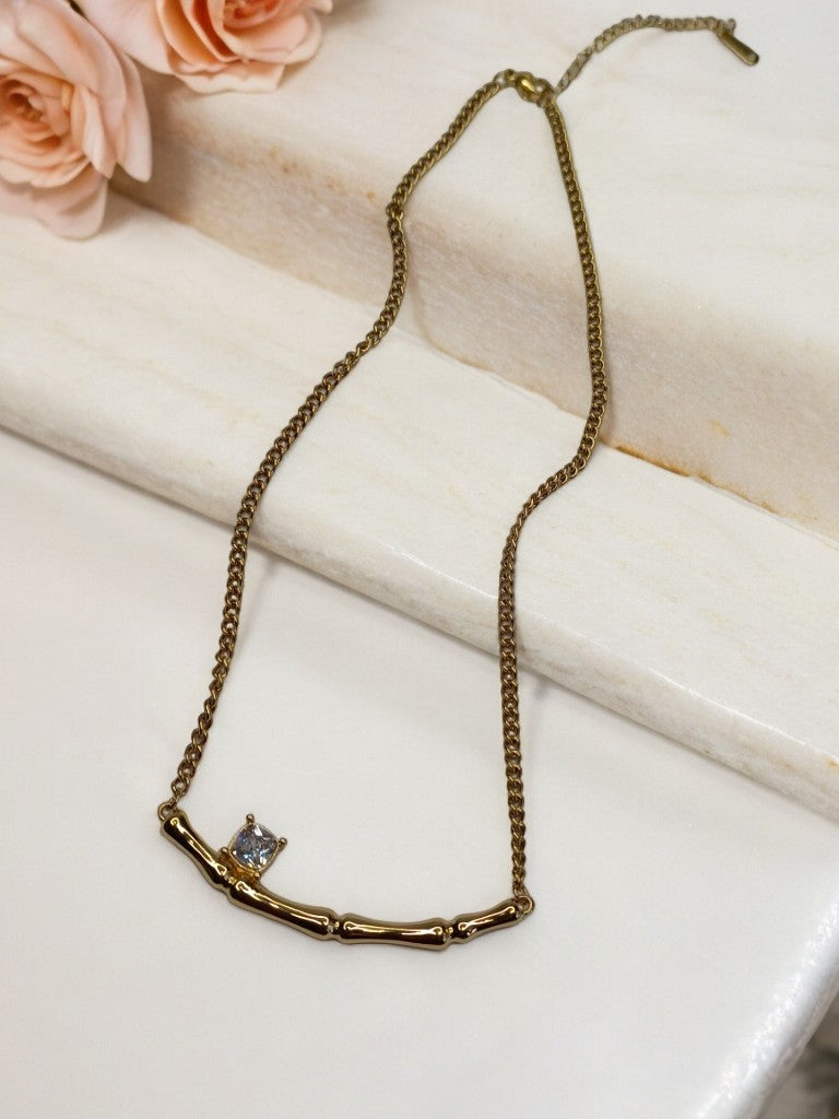 GOLDEN CHAIN WITH SIMPLE DESIGN AND ONE DIAMOND