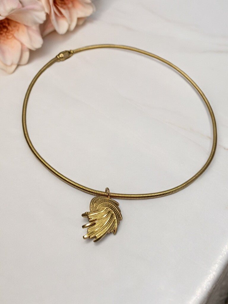 GOLDEN HASLI WITH SPARKL PENDENT