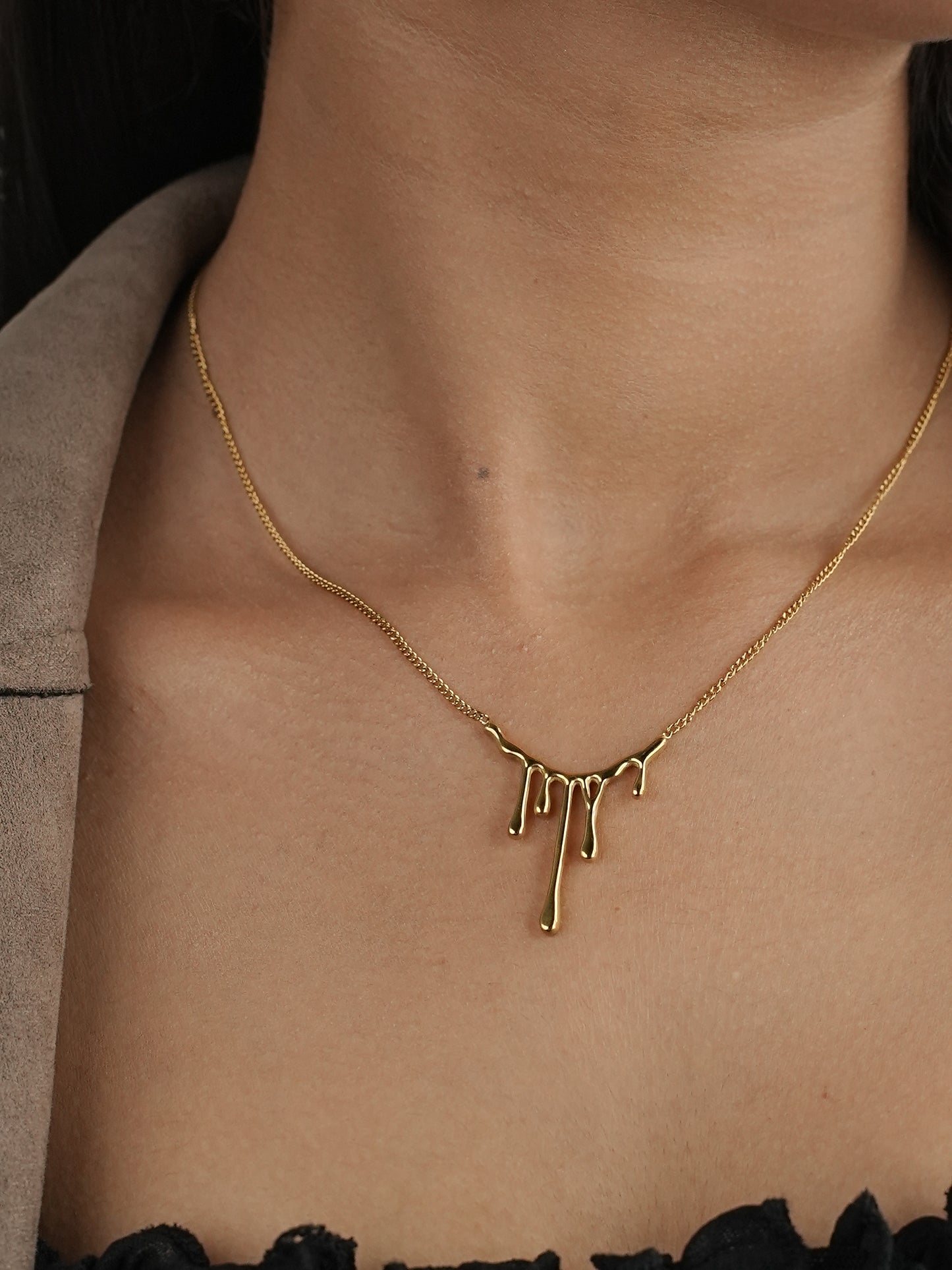 GOLDEN CHAIN MINIMALIST RAIN DROP AND STUD EARRING