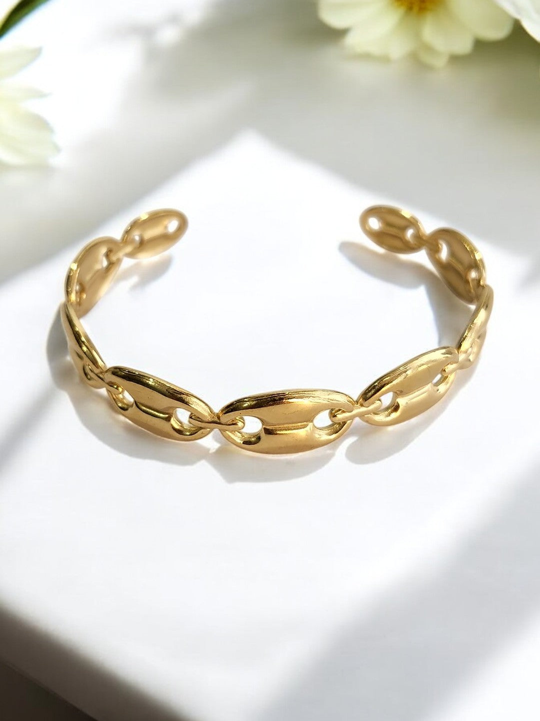 GOLDEN SHINY BRACELET