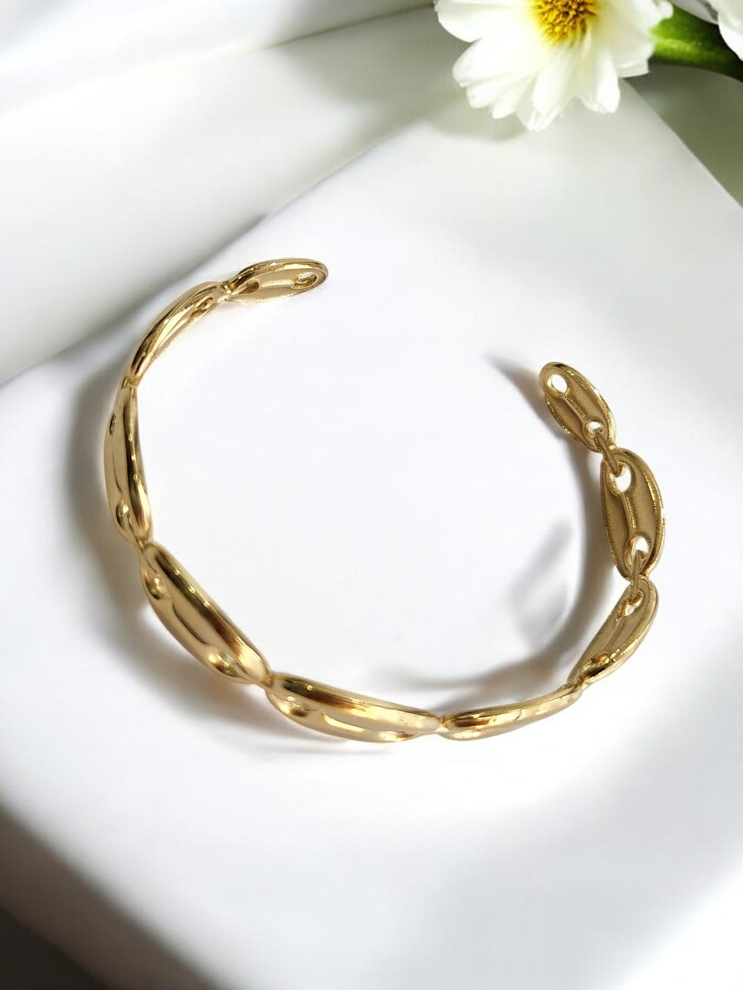 GOLDEN SHINY BRACELET