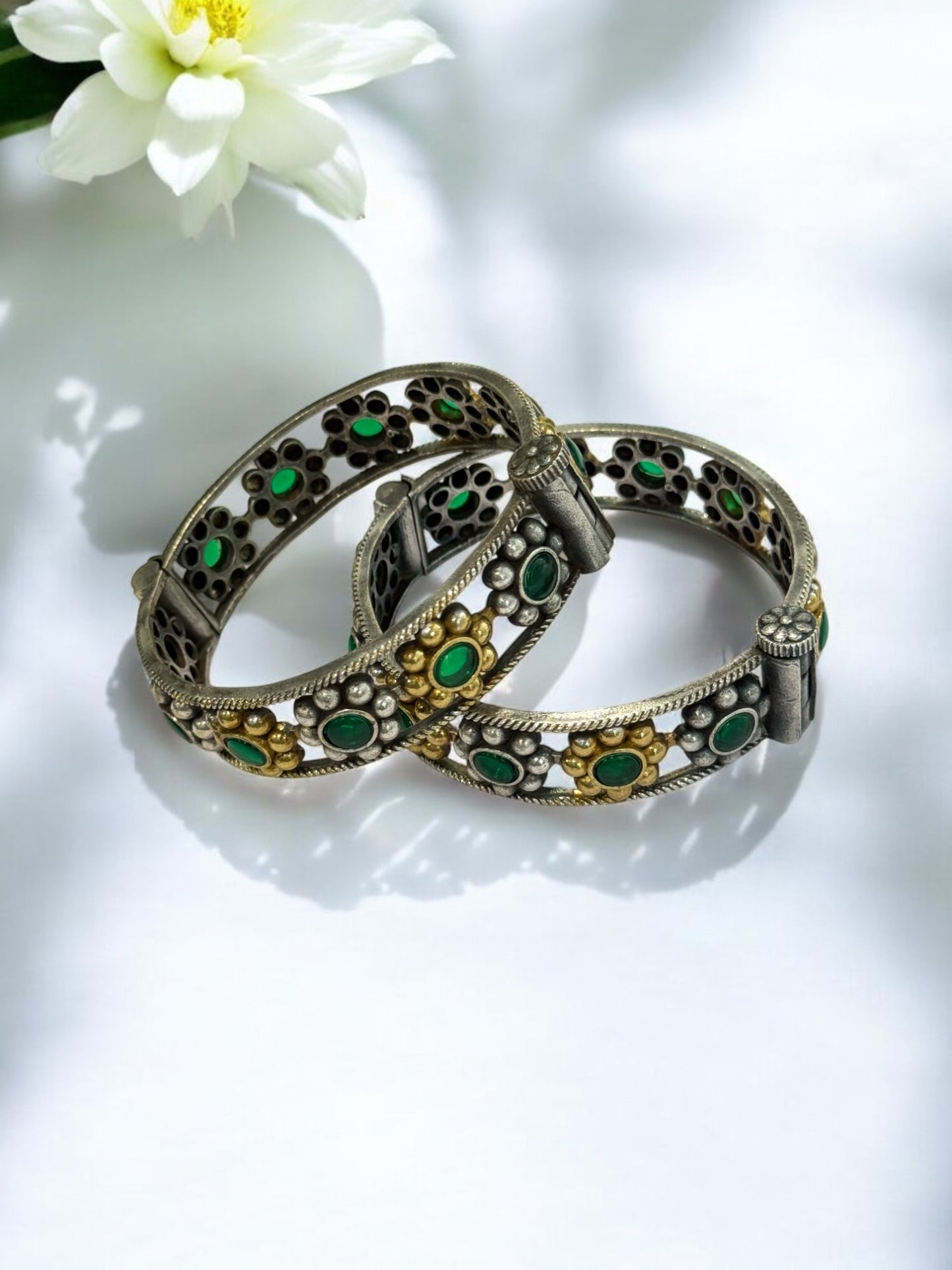 GREEN KIHU GERMAN SILVER BANGLE