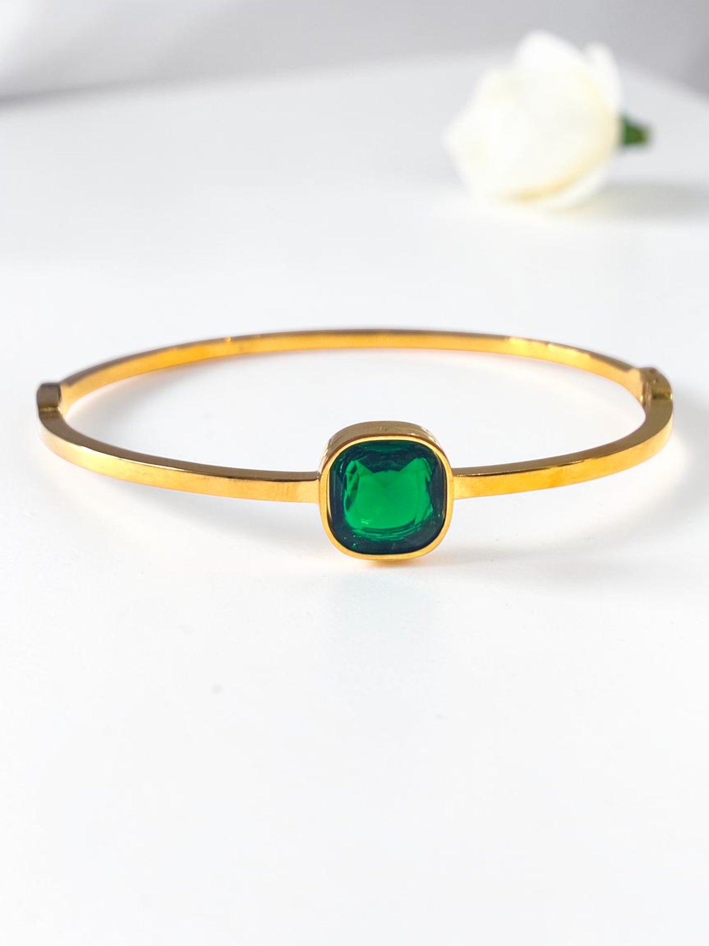 GREEN STONE KYLIE BRACELET