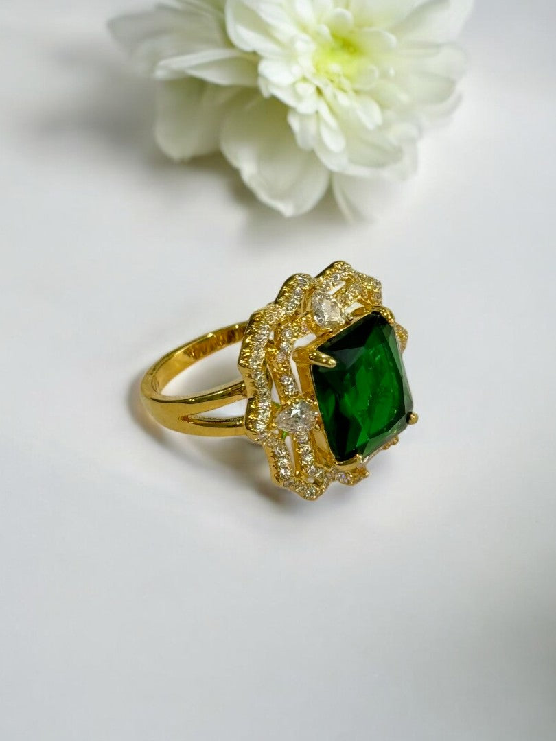 GREEN STONE ZYAIR RING
