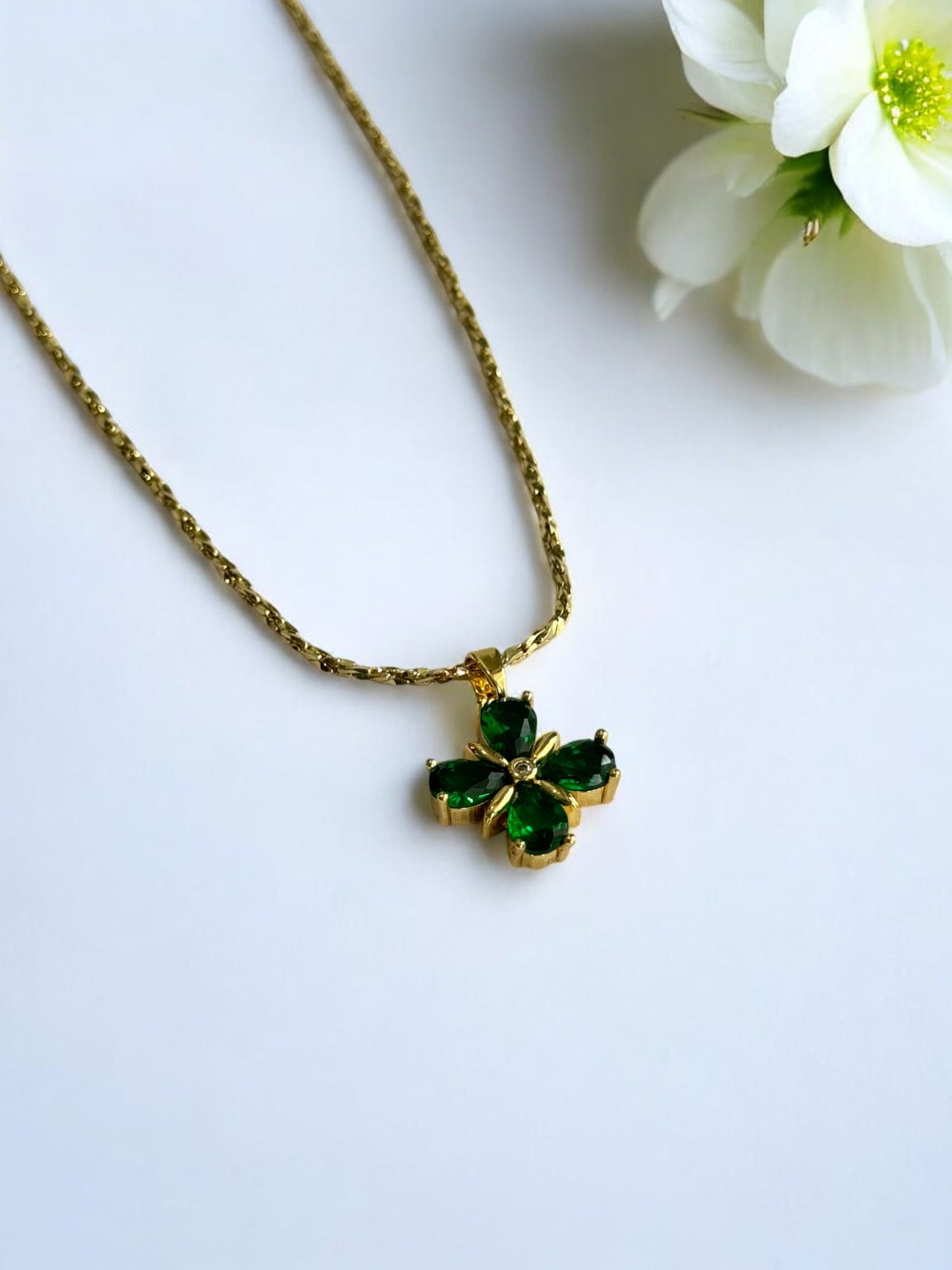 GREEN DIAMOND LIUKA NECKLACE